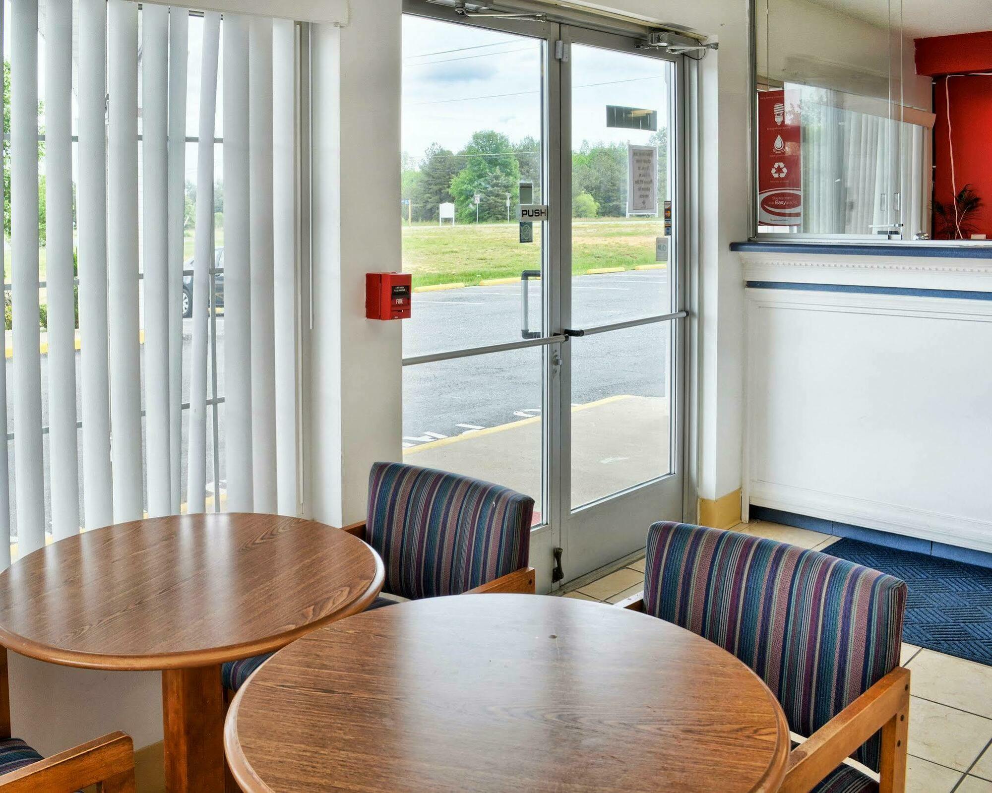 Econo Lodge Ruther Glen Eksteriør bilde