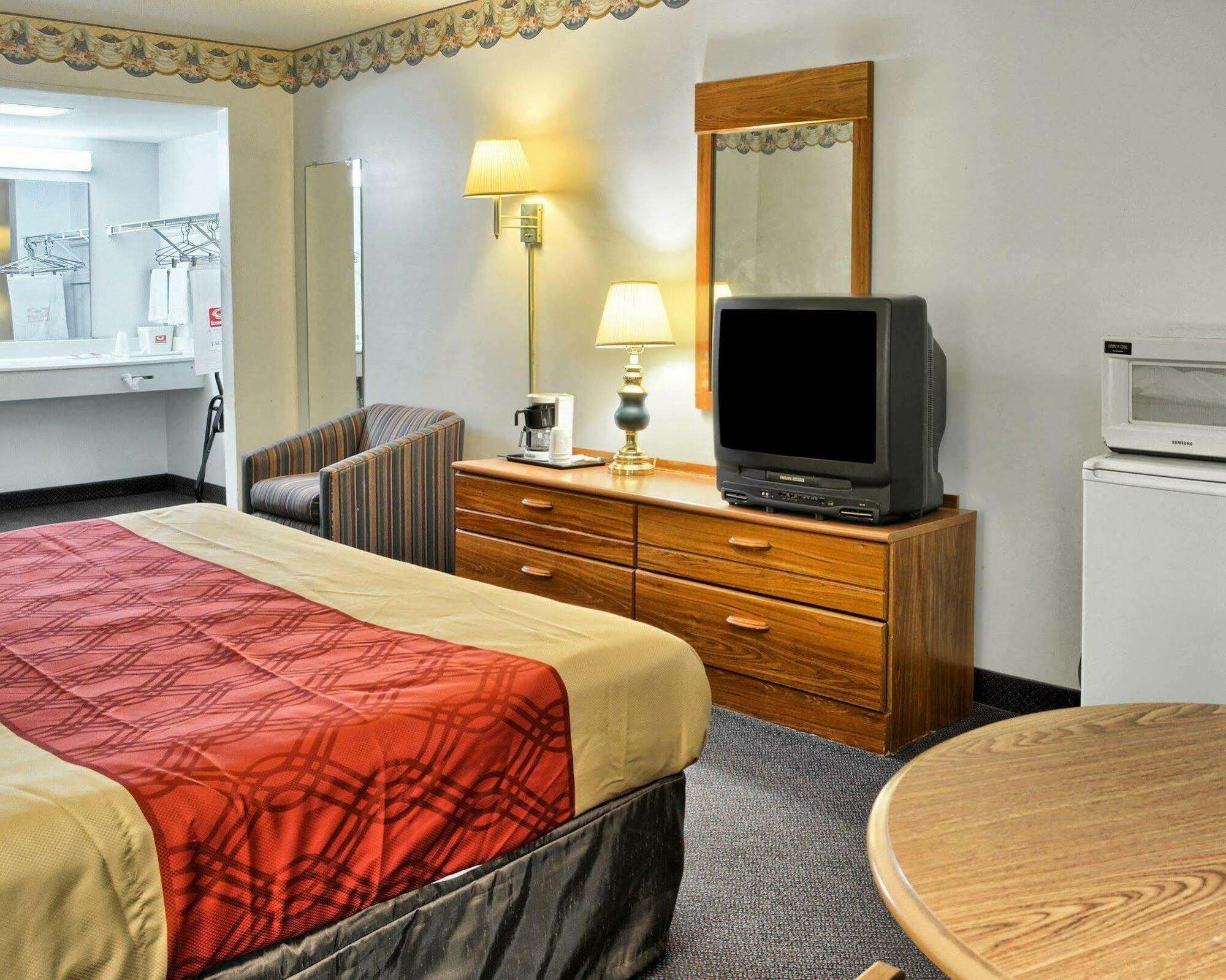 Econo Lodge Ruther Glen Eksteriør bilde